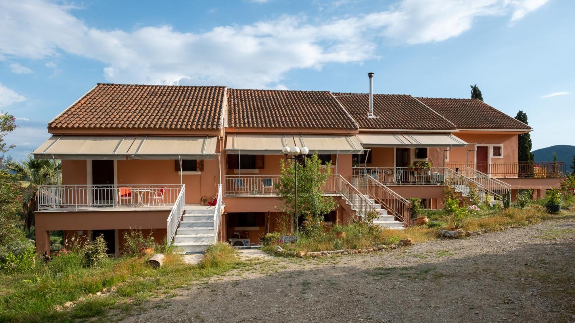 Kokkini Peach Budget Kokkínion Exteriör bild